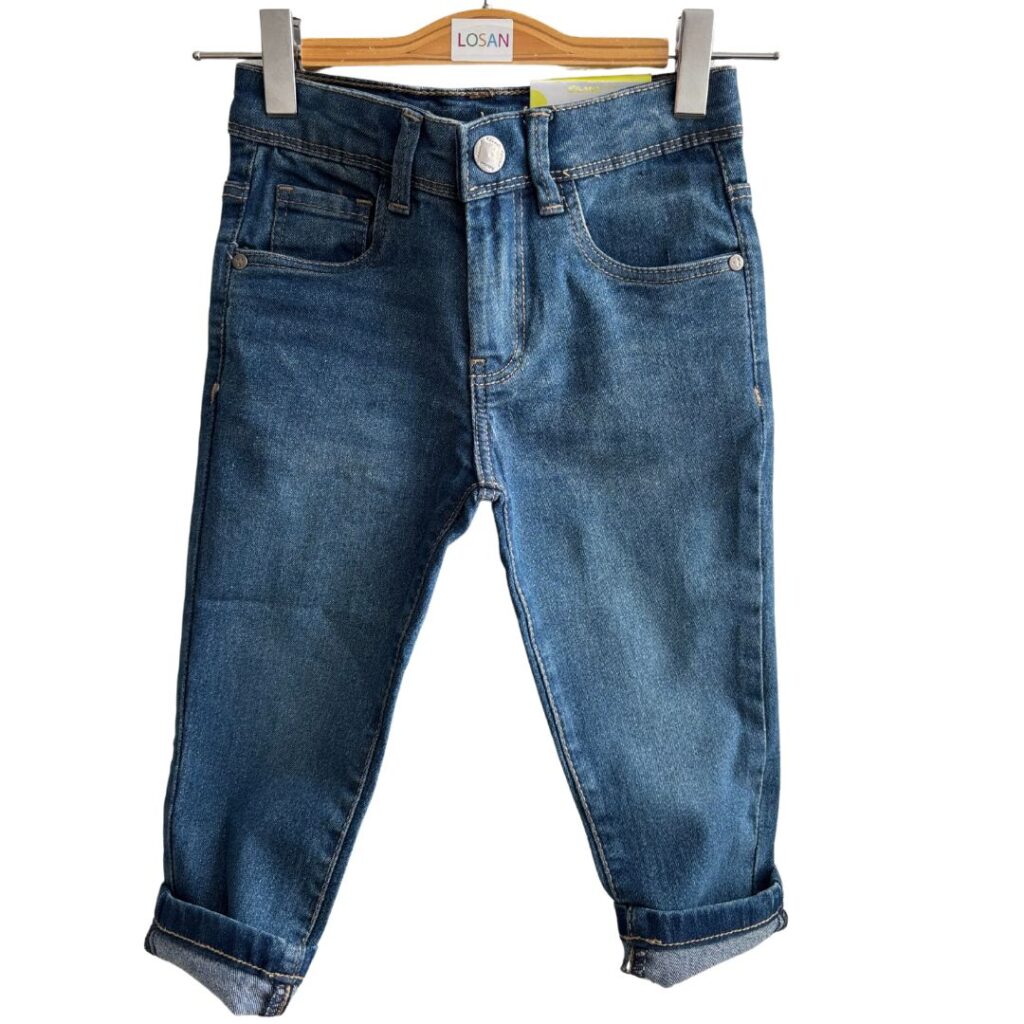 Pants denim medium.