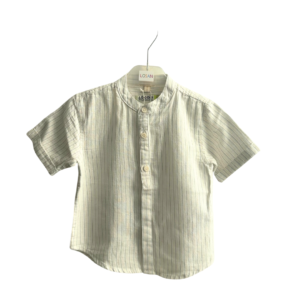 Chemise en lin écru.