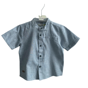 chemise en lin bleu.