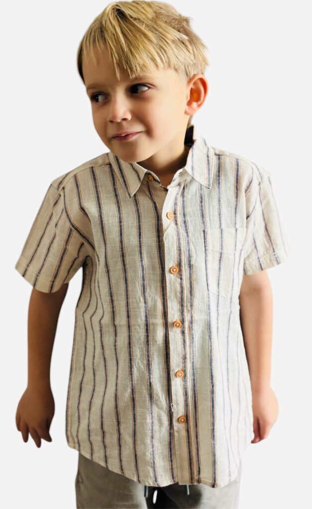 Chemise en lin écru.