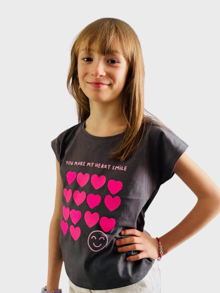 T shirt grey.
