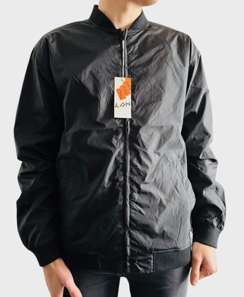 Jacket nylon black.