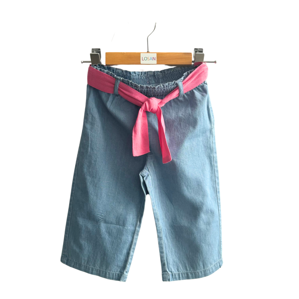 Pants chambray blue.